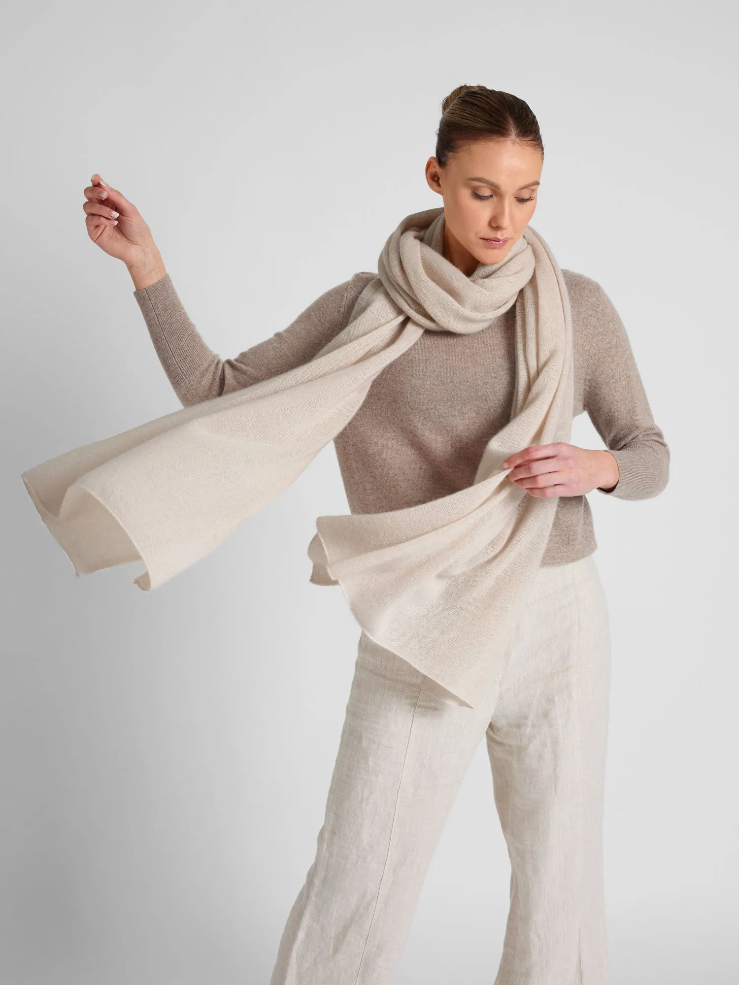 Airy cashmere scarf "Flow" - cream