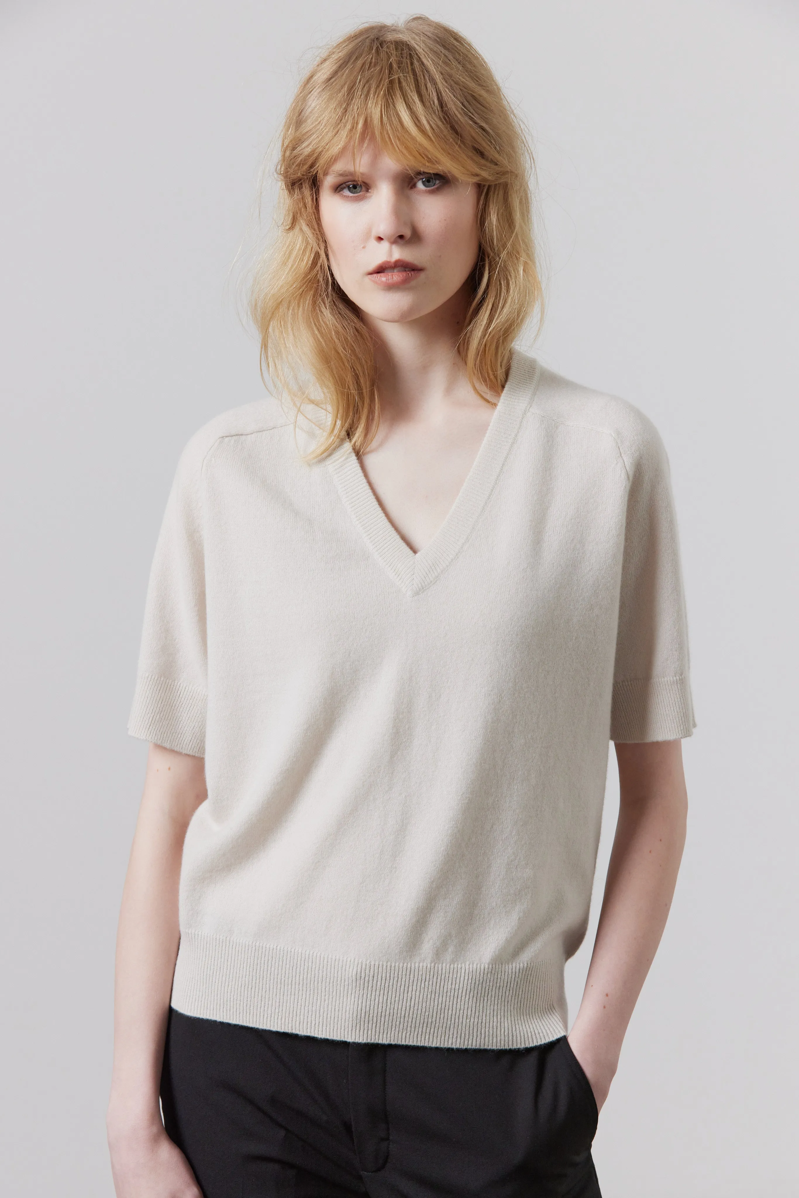 Jasper Cashmere V-Neck - Putty