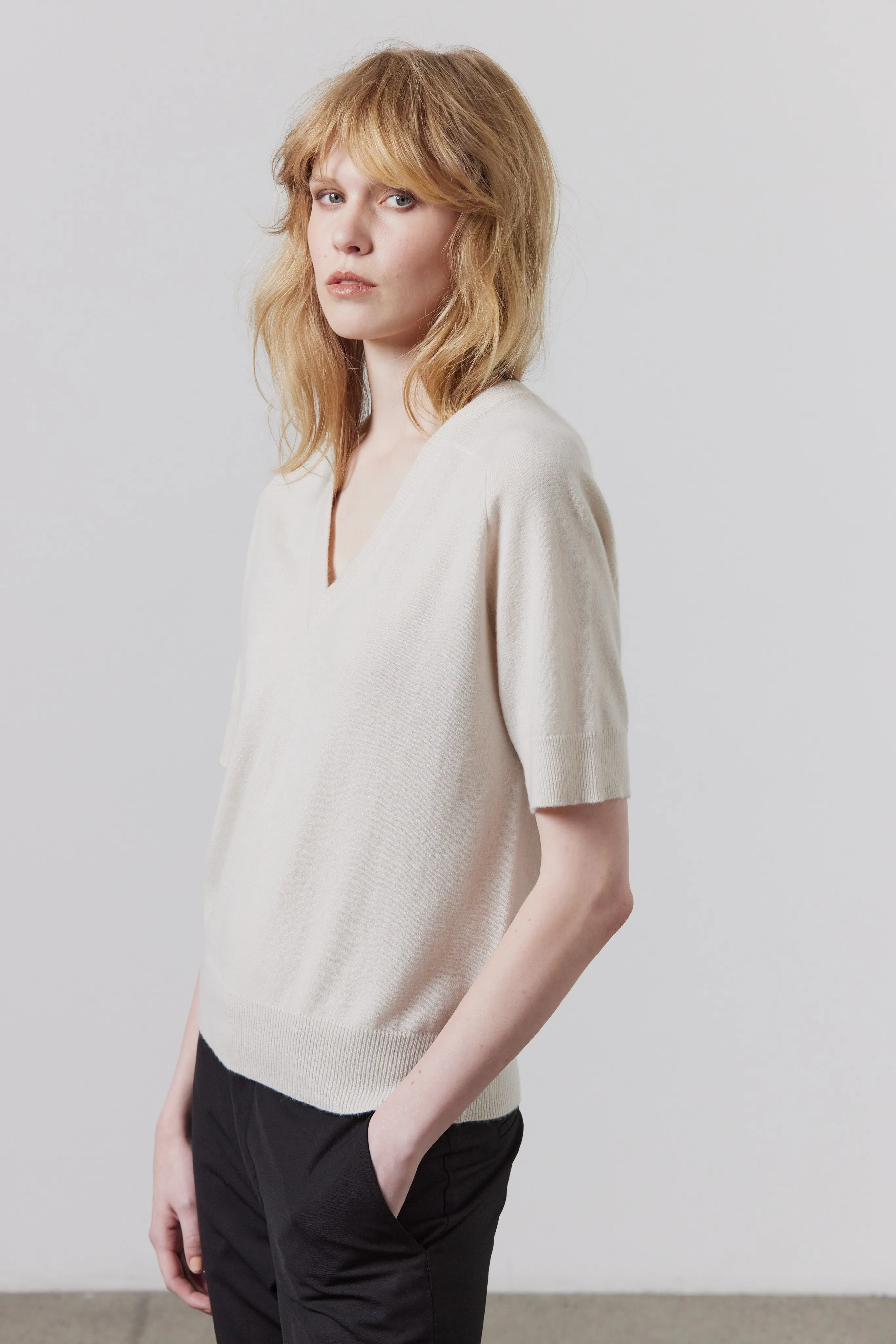 Jasper Cashmere V-Neck - Putty